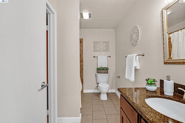 1570 165Th Ave 104, Ashland, CA 94578