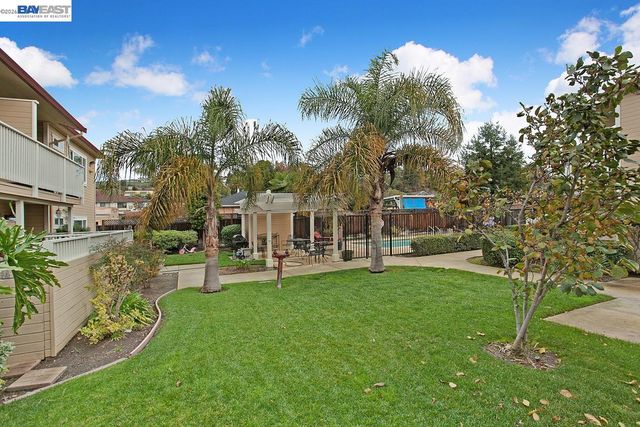 1570 165Th Ave 104, Ashland, CA 94578