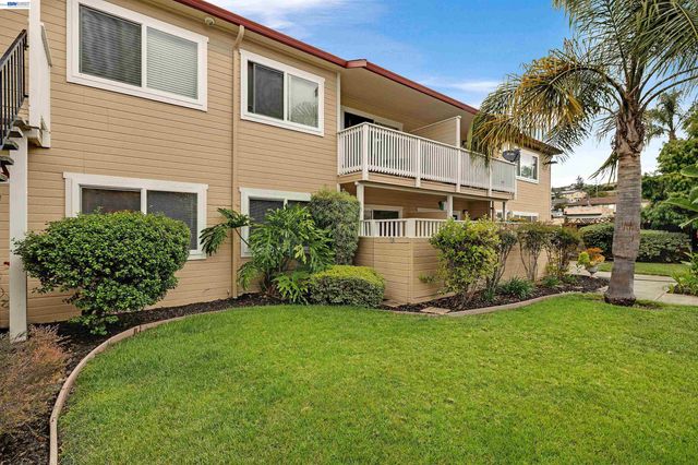 1570 165Th Ave 104, Ashland, CA 94578