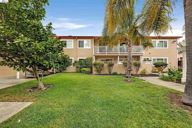 1570 165Th Ave 104, Ashland, CA 94578