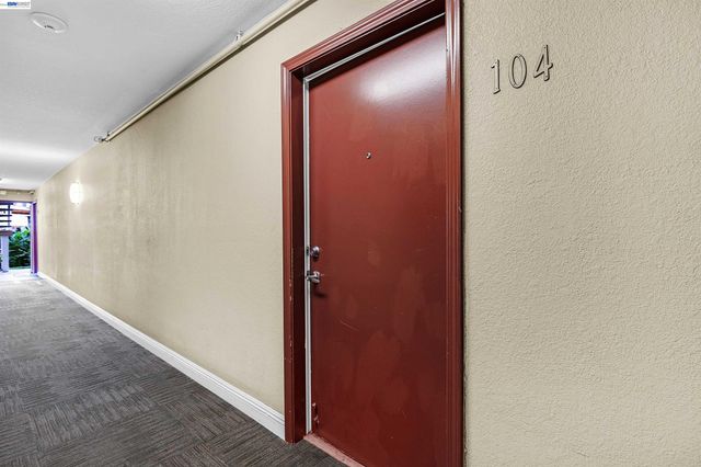 1570 165Th Ave 104, Ashland, CA 94578