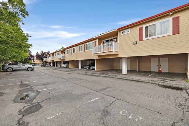 1570 165Th Ave 104, Ashland, CA 94578