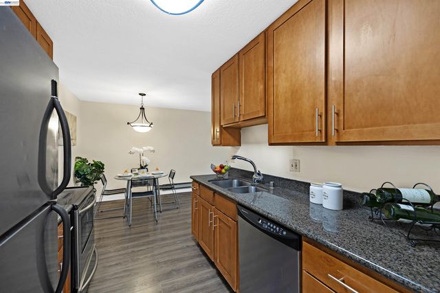1570 165Th Ave 104, Ashland, CA 94578