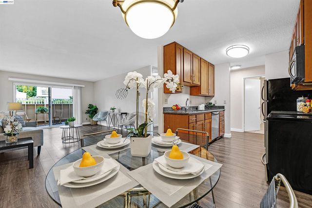 1570 165Th Ave 104, Ashland, CA 94578