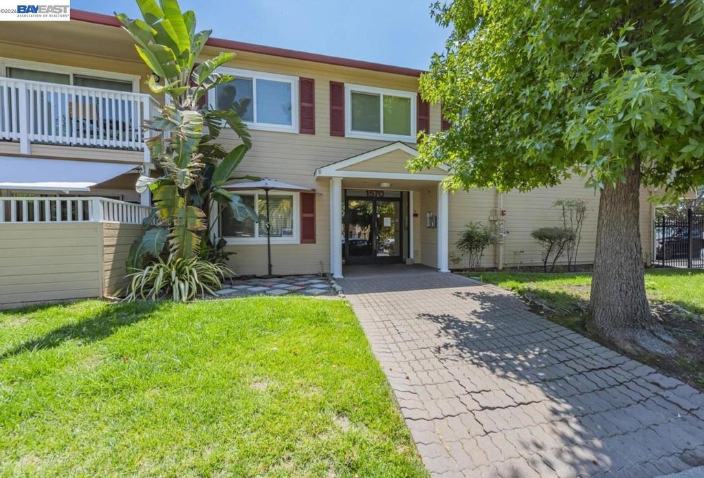 1570 165Th Ave 104, Ashland, CA 94578