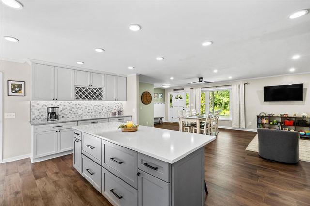 230 RICHARDS FERRY RD, Fredericksburg, VA 22406