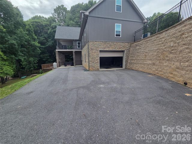 393 Stillwater Road, Troutman, NC 28166
