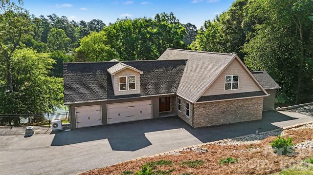 393 Stillwater Road, Troutman, NC 28166