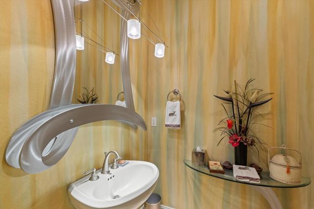 80460 Torreon Way, La Quinta, CA 92253