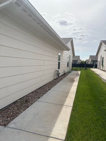 4463-4465 N Sandplum St, Wichita, KS 67205