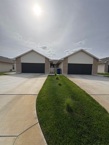 4463-4465 N Sandplum St, Wichita, KS 67205