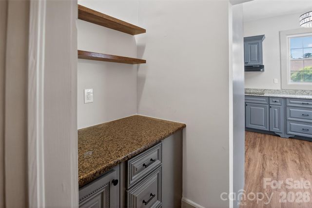 32 Pinecrest Avenue, Great Falls, SC 29055