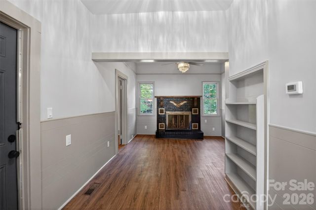 32 Pinecrest Avenue, Great Falls, SC 29055
