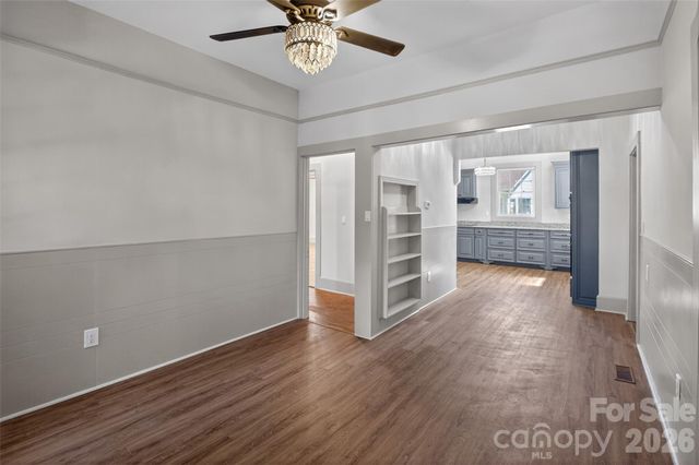 32 Pinecrest Avenue, Great Falls, SC 29055