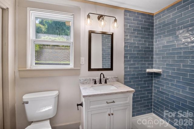32 Pinecrest Avenue, Great Falls, SC 29055
