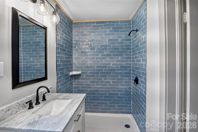 32 Pinecrest Avenue, Great Falls, SC 29055
