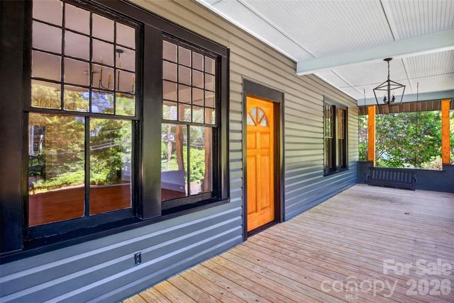 32 Pinecrest Avenue, Great Falls, SC 29055