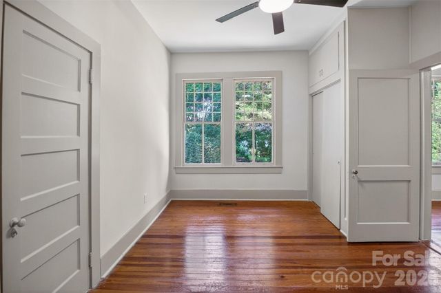 32 Pinecrest Avenue, Great Falls, SC 29055
