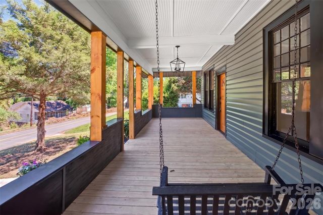 32 Pinecrest Avenue, Great Falls, SC 29055