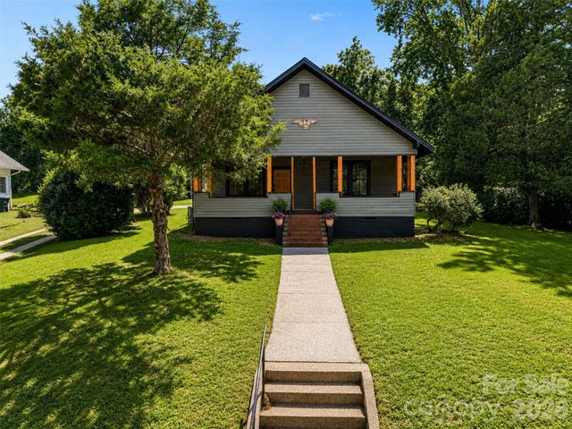 32 Pinecrest Avenue, Great Falls, SC 29055