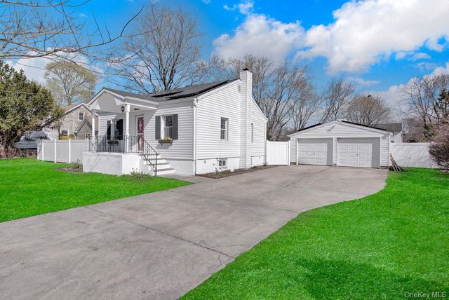 37 Oklahoma Avenue, Bay Shore, NY 11706