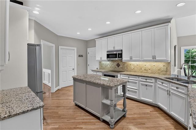 3025 Oaktree Landing NE, Marietta, GA 30066