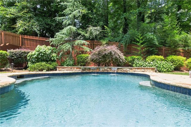 3025 Oaktree Landing NE, Marietta, GA 30066