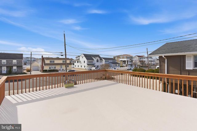 329 W 5TH ST, Ship Bottom, NJ 08008