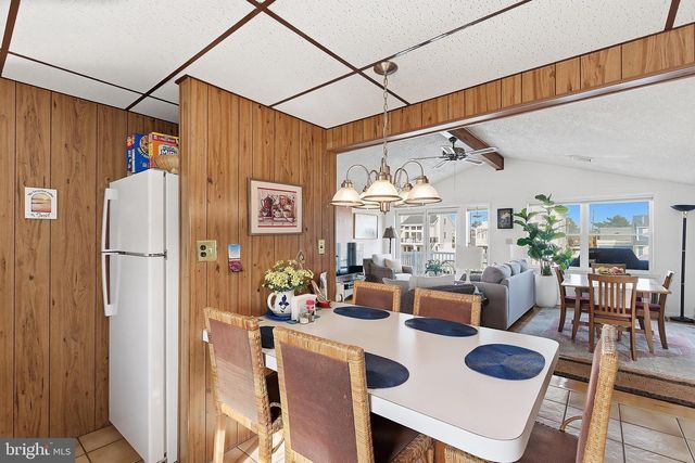 329 W 5TH ST, Ship Bottom, NJ 08008