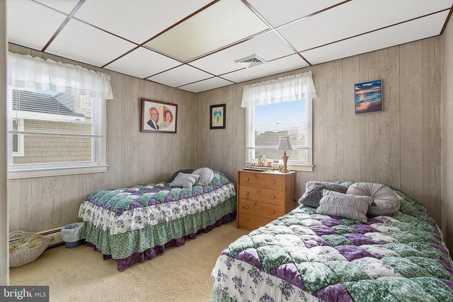 329 W 5TH ST, Ship Bottom, NJ 08008