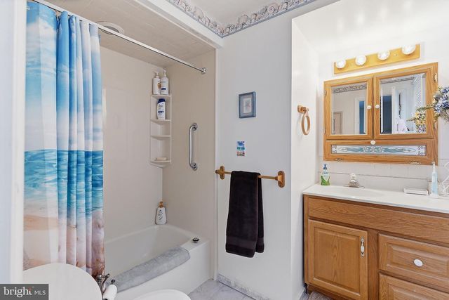 329 W 5TH ST, Ship Bottom, NJ 08008