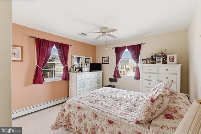 329 W 5TH ST, Ship Bottom, NJ 08008