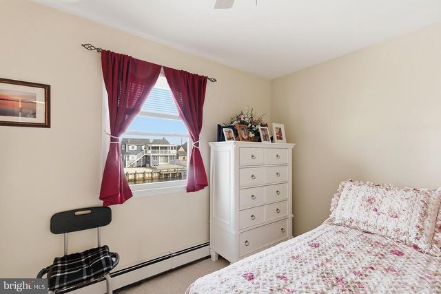 329 W 5TH ST, Ship Bottom, NJ 08008