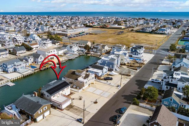 329 W 5TH ST, Ship Bottom, NJ 08008