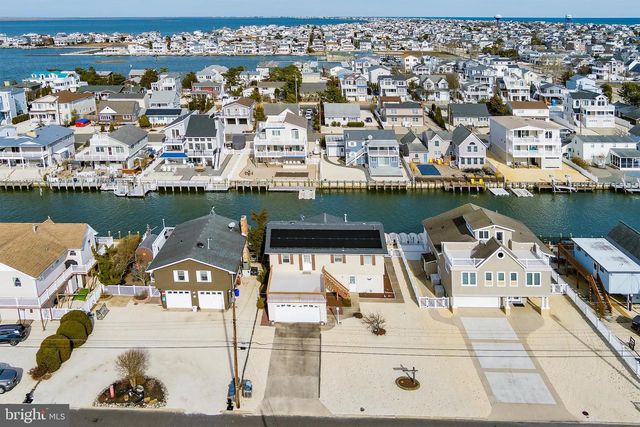 329 W 5TH ST, Ship Bottom, NJ 08008