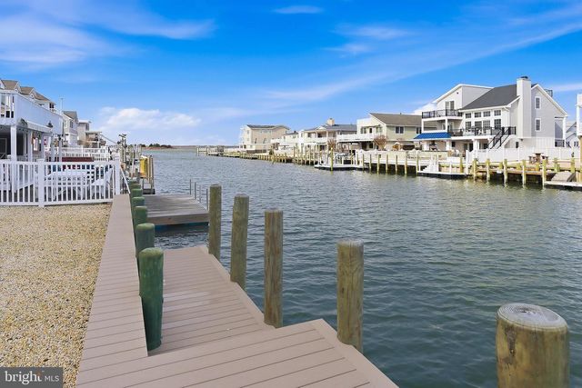 329 W 5TH ST, Ship Bottom, NJ 08008