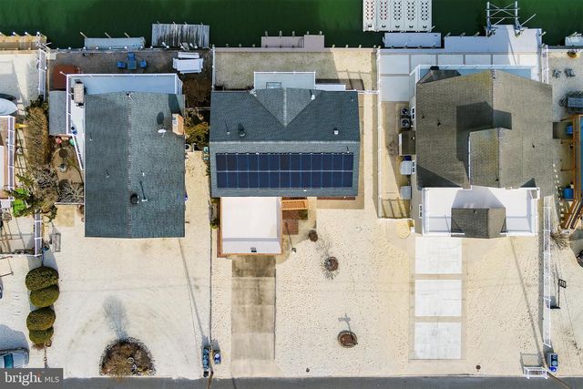 329 W 5TH ST, Ship Bottom, NJ 08008