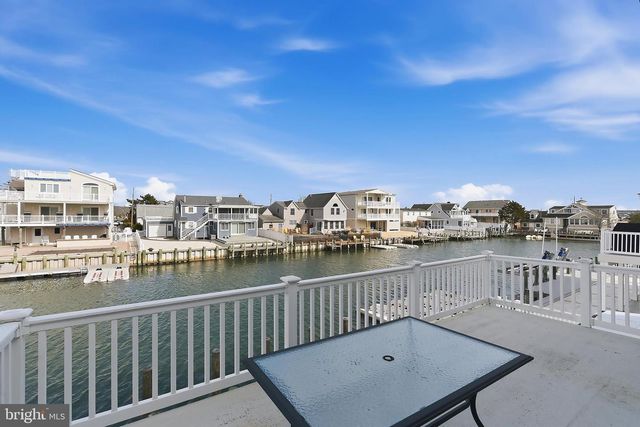 329 W 5TH ST, Ship Bottom, NJ 08008