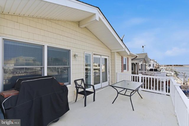 329 W 5TH ST, Ship Bottom, NJ 08008