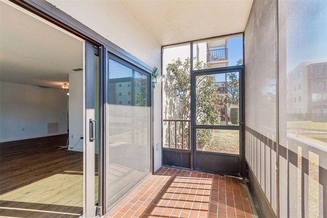 8199 TERRACE GARDEN DRIVE N 114, St Petersburg, FL 33709