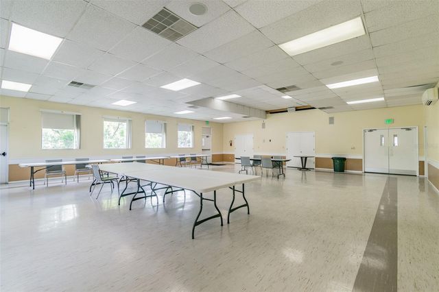 8199 TERRACE GARDEN DRIVE N 114, St Petersburg, FL 33709