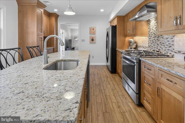 12 TIGERS CT, Hamilton, NJ 08619