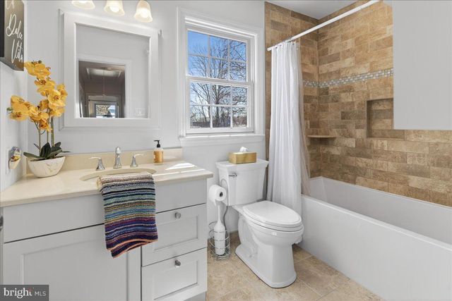 12 TIGERS CT, Hamilton, NJ 08619