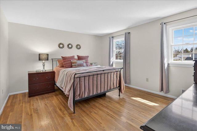 12 TIGERS CT, Hamilton, NJ 08619