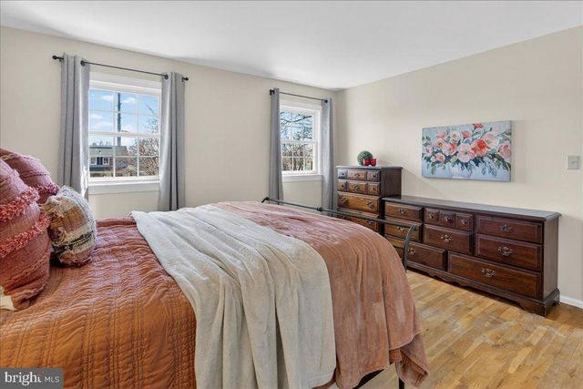 12 TIGERS CT, Hamilton, NJ 08619