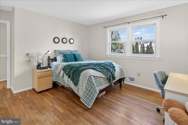 12 TIGERS CT, Hamilton, NJ 08619