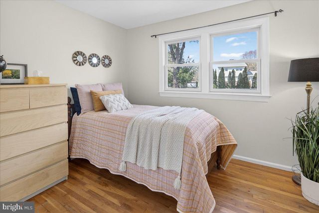 12 TIGERS CT, Hamilton, NJ 08619