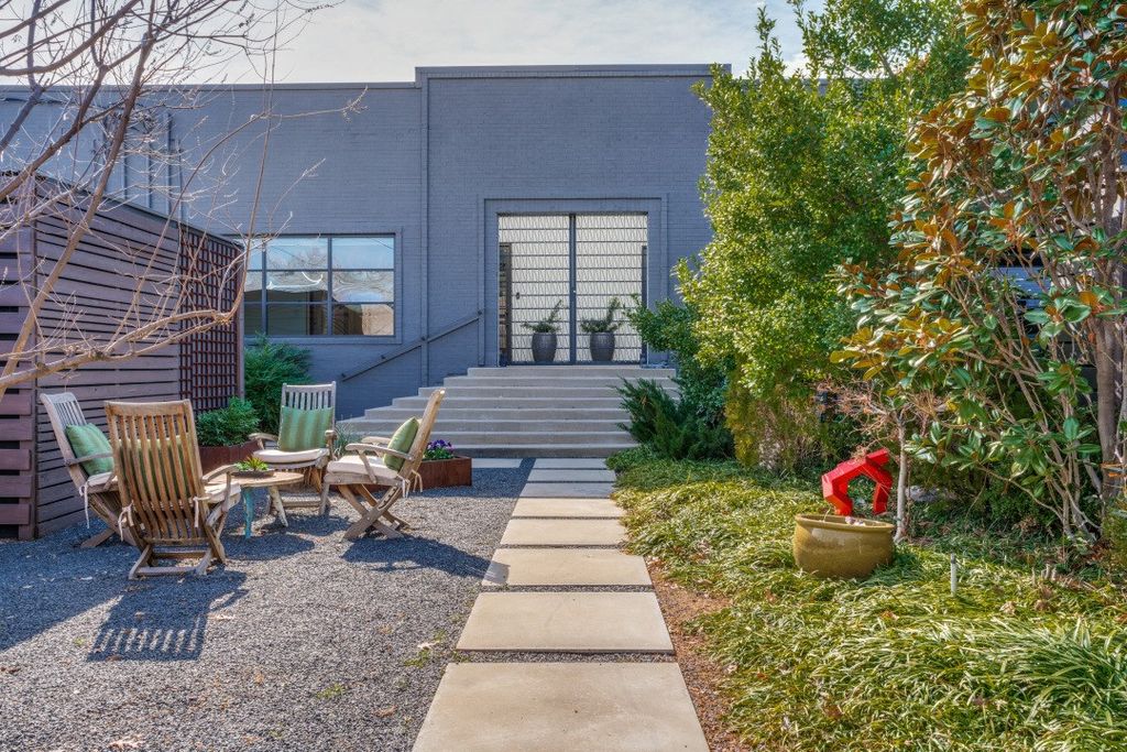 2323 Farrington Street A, Dallas, TX 75207