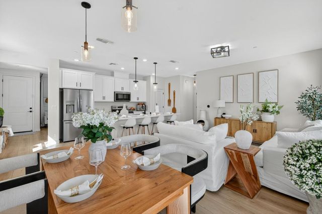 10196 N Solvita Way, Elk Grove, CA 95757