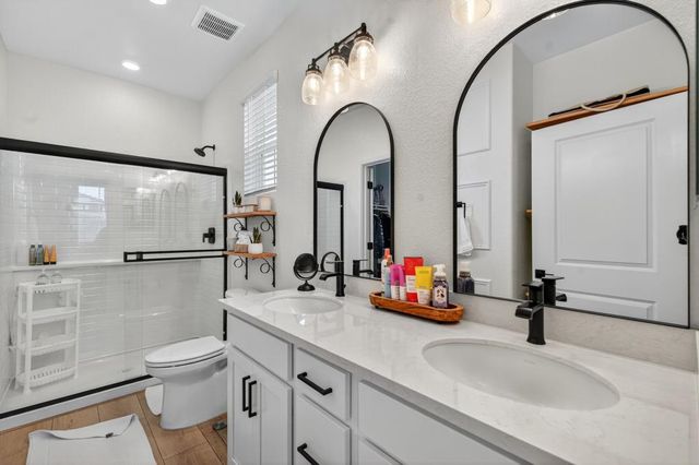 10196 N Solvita Way, Elk Grove, CA 95757